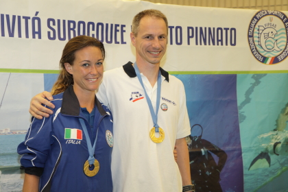 Alessia Zecchini e Olivier Elu posano insieme con le medaglie (foto S. Rubsera)