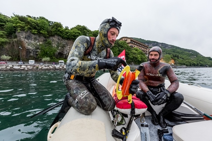 Ultime verifiche dell'attrezzatura prima dell'inizio della gara (Foto A. De Luca)