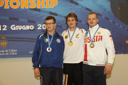 Il podio della gara veloce maschile con l'argento di Kedjevic (foto S. Rubera)