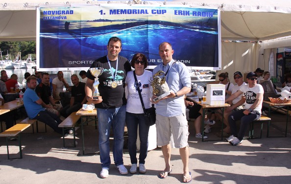 Mario Dodici e Milan Budinski la signora Marijela, mamma di Erik Radin e presidente del circolo organizzatore (foto V. Prokic)