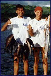 Marco Bardi (dx) con Maurizio Ramacciotti al mondiale di Tahiti 2000