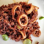 Riso rosso integrale con calamari e fave